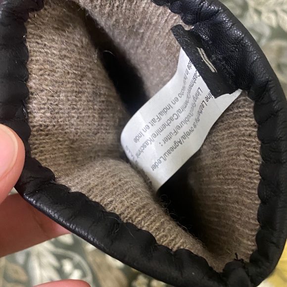 Vintage Isotoner Luxurious Black Leather Gloves 100% cashmere lined gloves - Picture 7 of 11